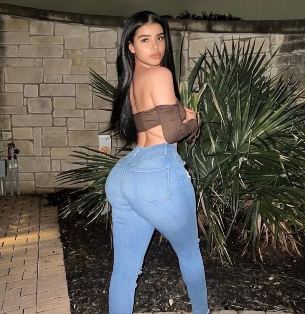 La reina de la mamada me gusta cabalgar enfiestada