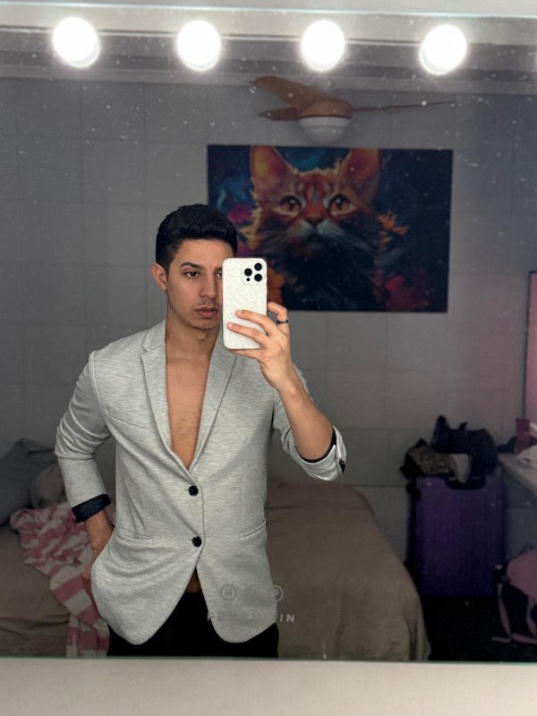 Sexy Venezolano 24 años, nuevo en esto. Discreción