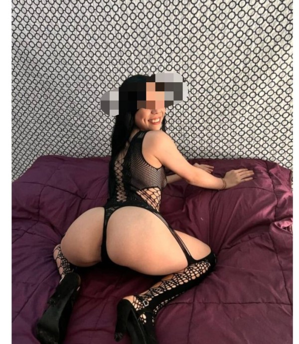 Ven y disfruta con migo lameme toda amor