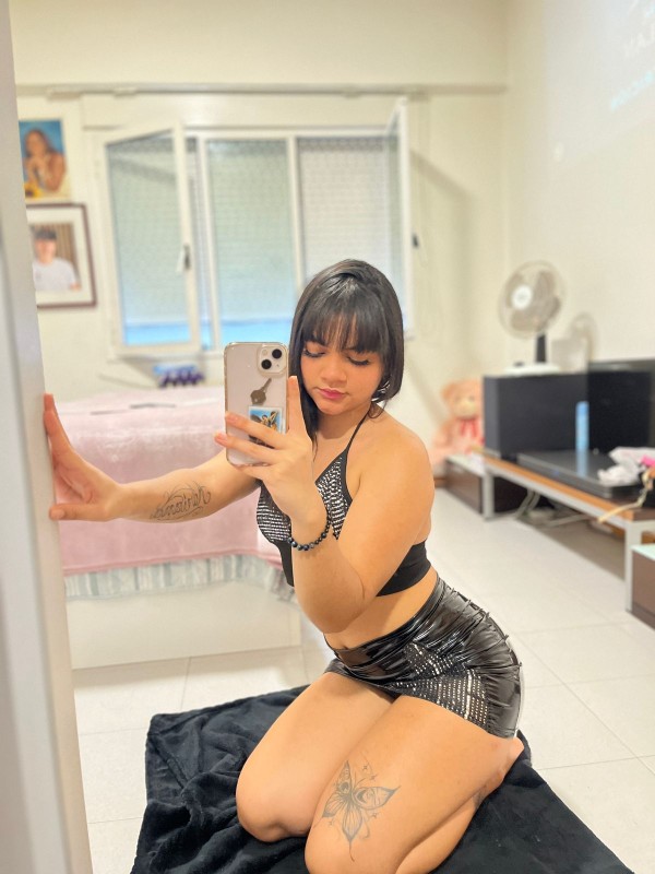 KAROL CALIENTE Y MORBOSA