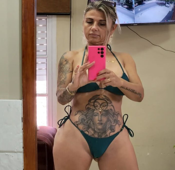 Pilar… chica sin limites de horarios..