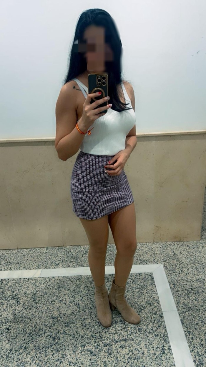 paraguaya coqueta delgada con ganas de fiesta