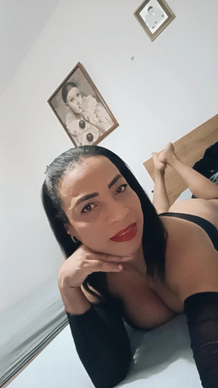 Helena grandes tetas naturales, para que disfrutes