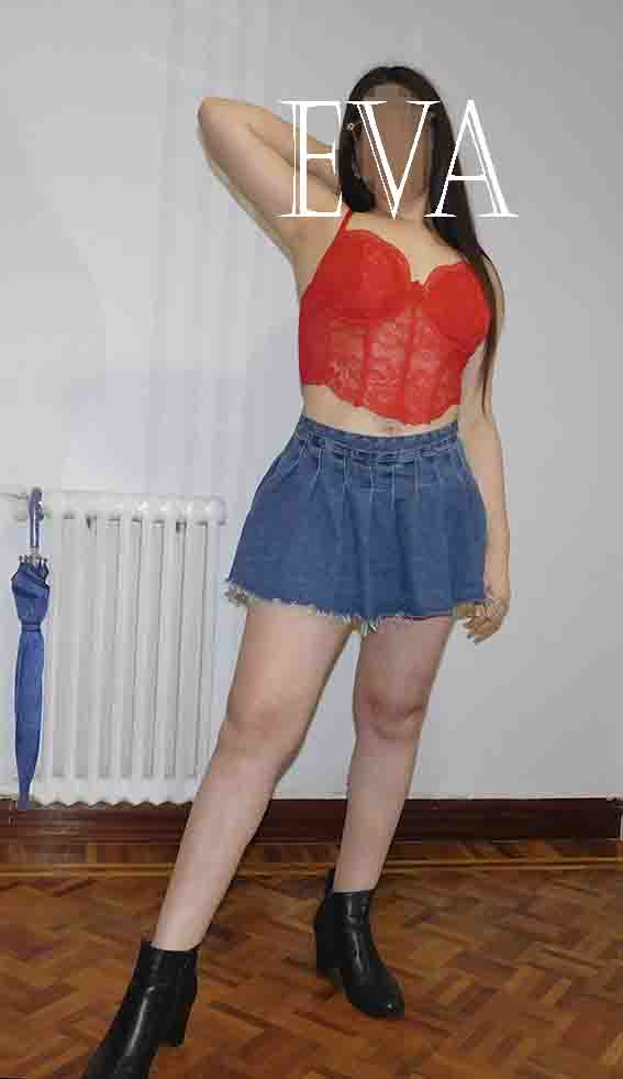 Eva, solo su nombre lo dice todo 24/7