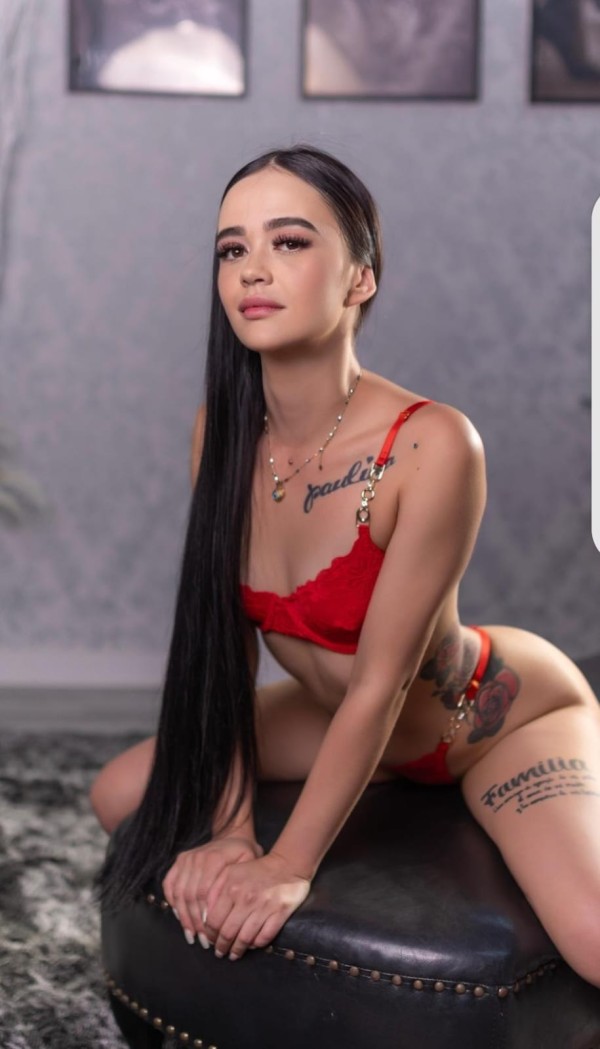 LATINA FOGOSA CHOCHO BABOSITO!!