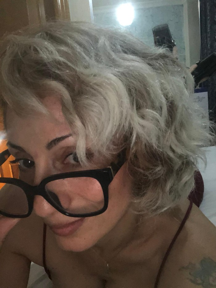 Clara espectacular rubia de lujo!!