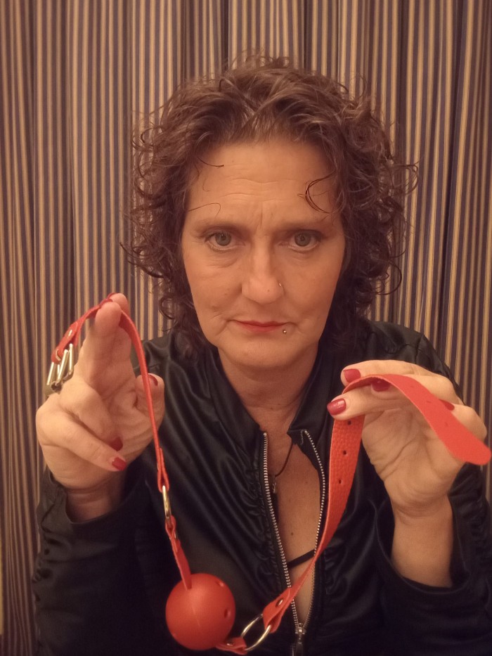 LLUVIA DORADA EN DIRECTO VIDEOLLAMADAS FETICHES