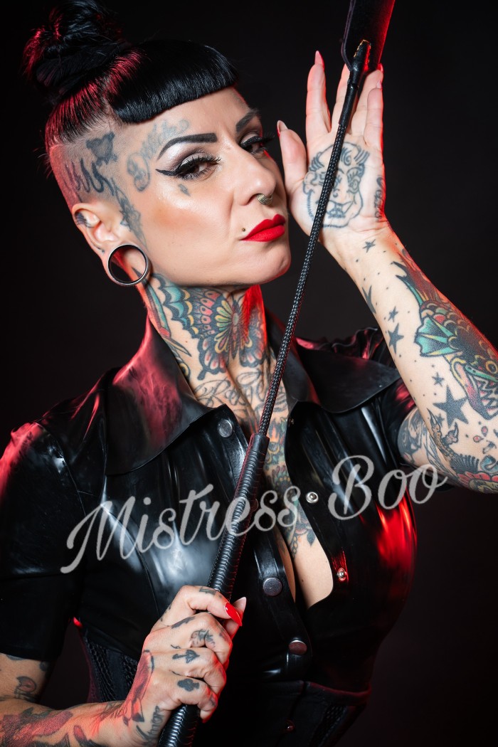 Mistress Boo, BDSM PRESENCIAL Y ONLINE