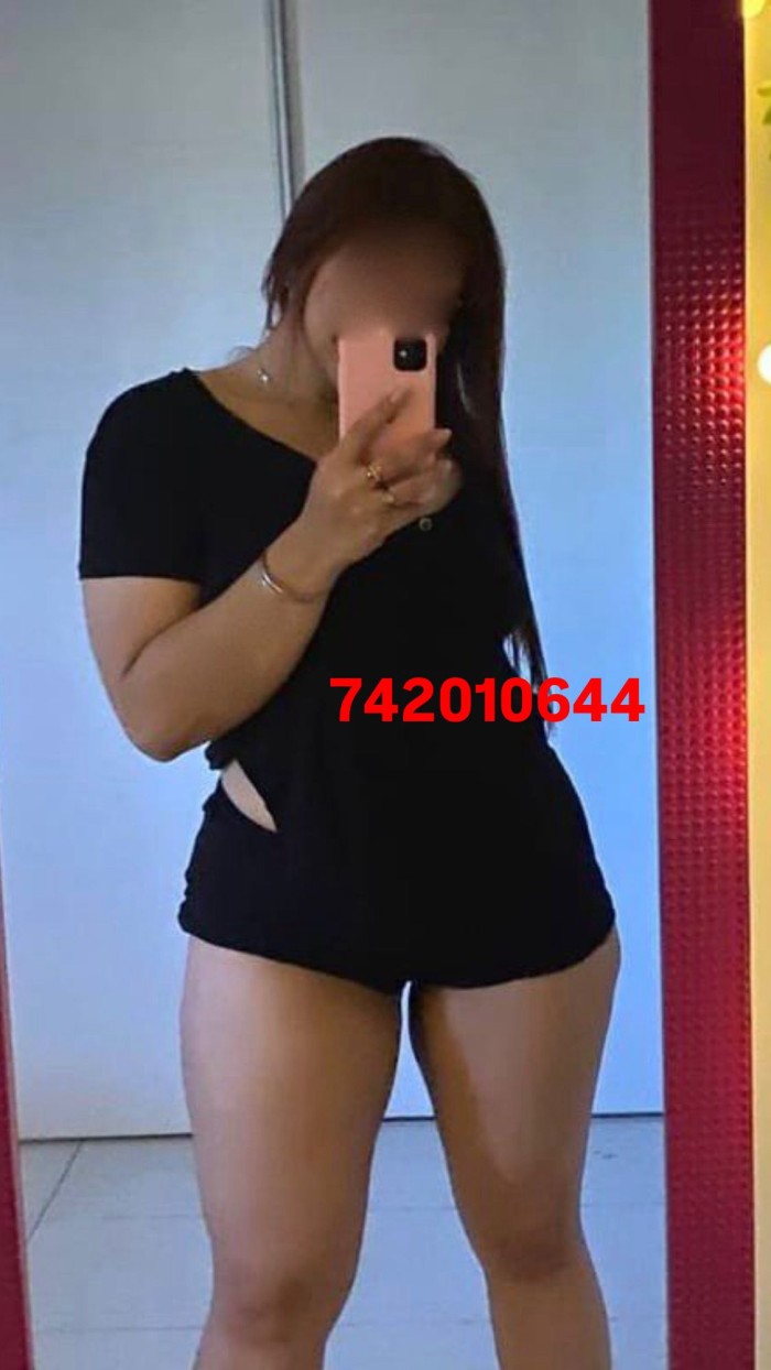 Ardiente jovencita latina en TORRE DEL MAR! 24H