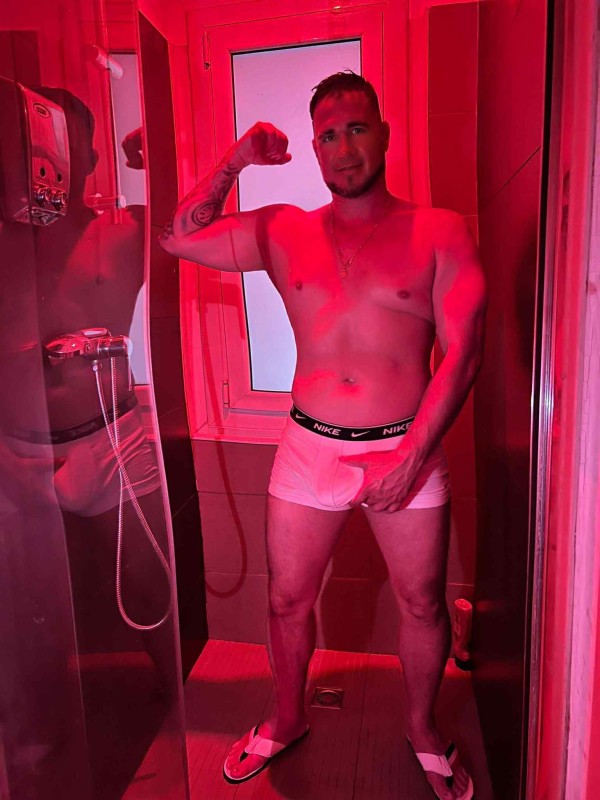 Sebastian colombiano de Cali el rey de las fiestas