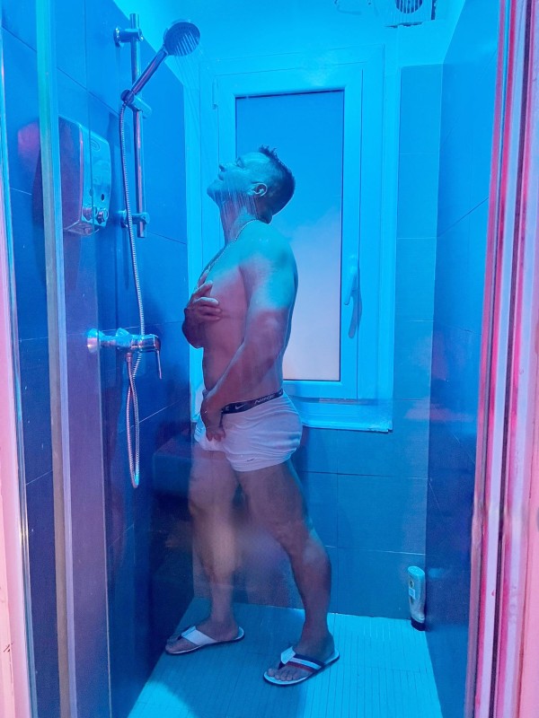 Sebastian colombiano de Cali el rey de las fiestas