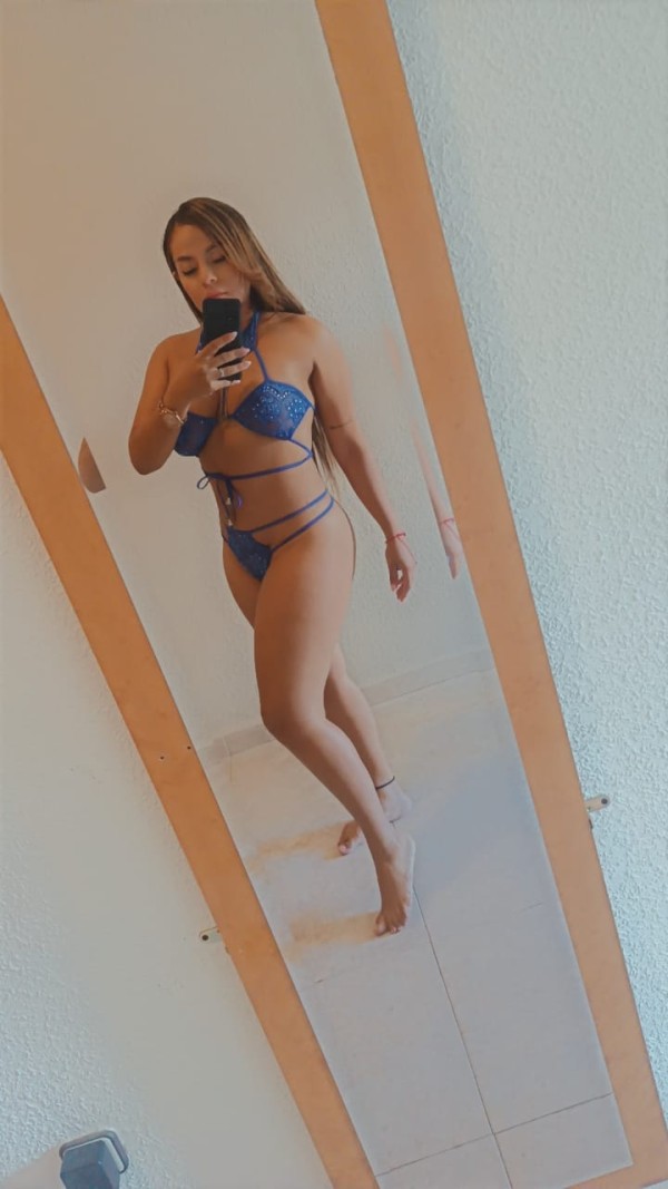 RUBÍ ESPECTACULAR COLOMBIANA-VILLANUEVA DE LA CAÑADA