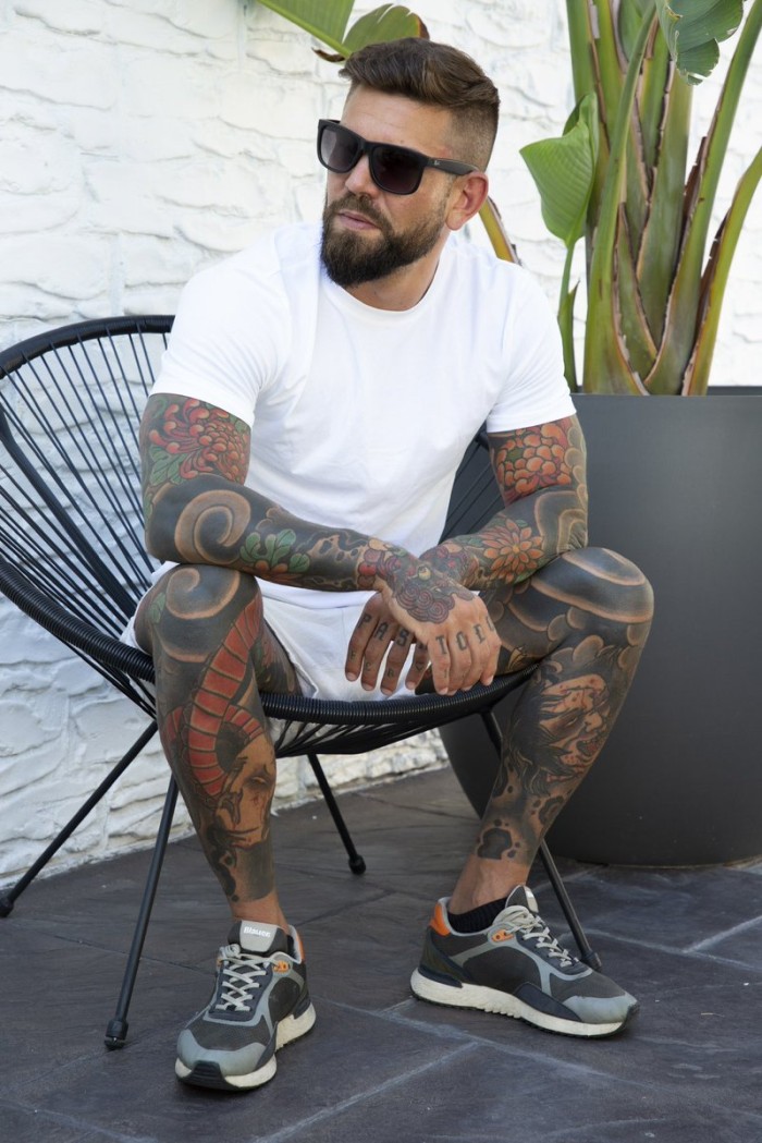 ACTOR XXX DISPONIBLE PARA MUJERES Y PAREJAS