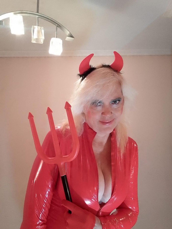 FIESTERA, PECHOTES, VICIOSA, CALIENTE MADURIT