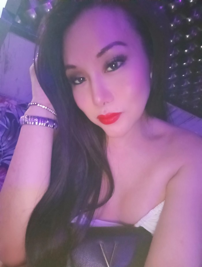 La única asiática original y auténtica. Últimos dias