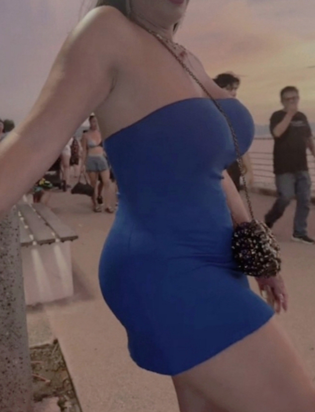 MADURA ELEGANTE MASAJISTA EN PARÓ DESPLAZÓ