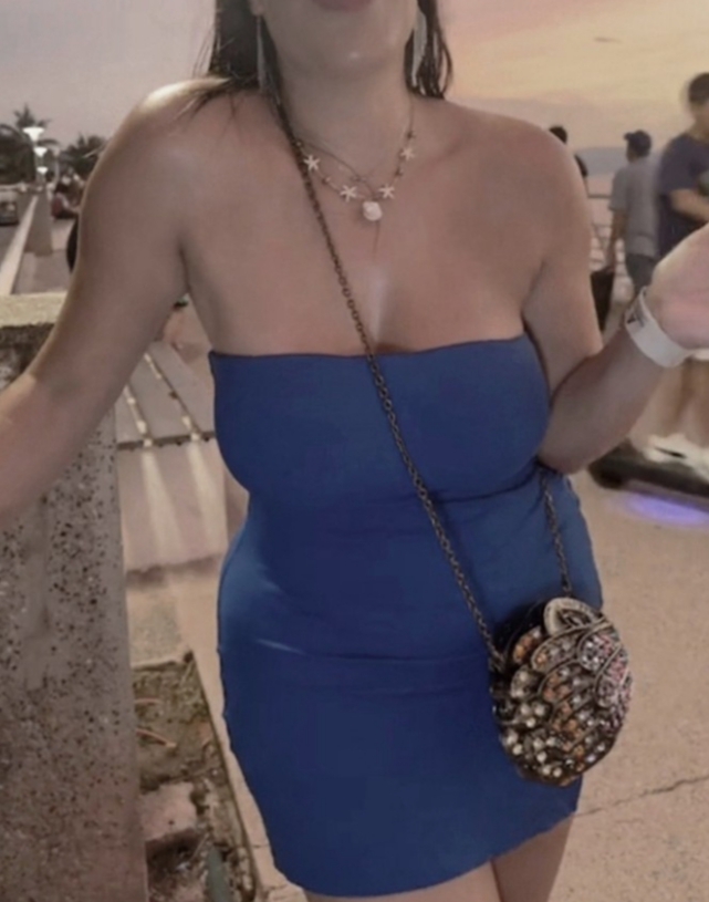 MADURA ELEGANTE MASAJISTA EN PARÓ DESPLAZÓ