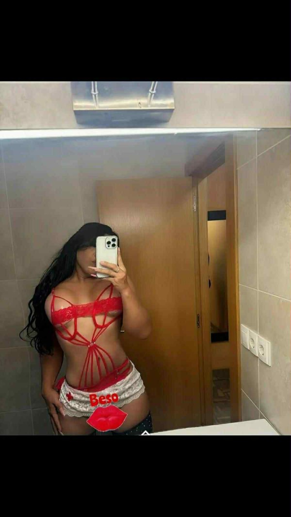 Chica  diosa Latina recién llegada a tu ciudad