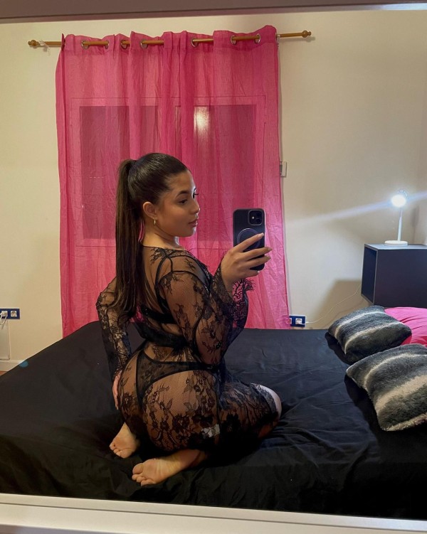 ADHARA 19 AÑOS, EXCITANTE Y MUY SENSUAL…