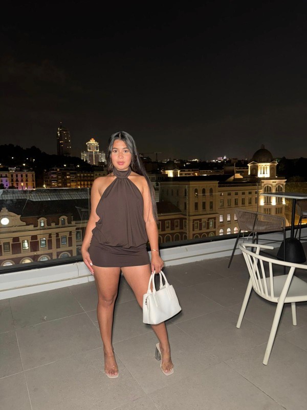 ADHARA 19 AÑOS, EXCITANTE Y MUY SENSUAL…