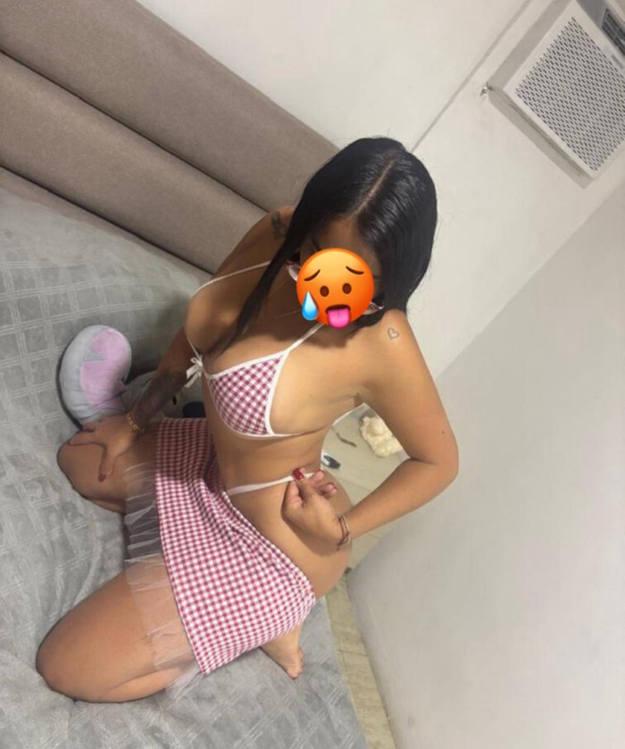 Hermosa chiquita chica blanca