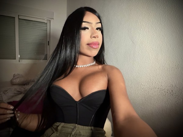 Trans jovencita cariñosa
