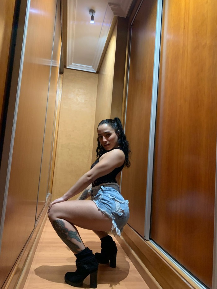 ME GUSTA QU ME COMAN EL COÑO VEN A FOLLARME