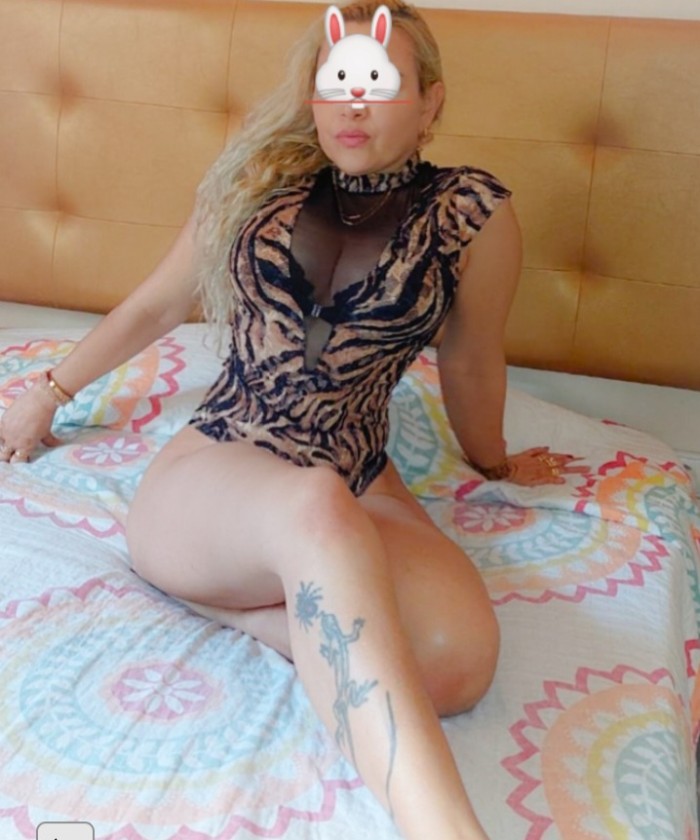 TANIA LA REINA DE LA MAMADA COMPLETA..