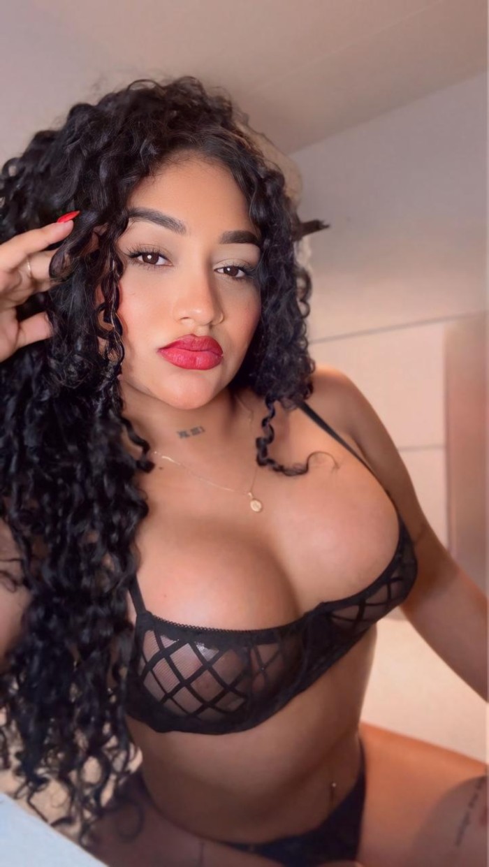 AMANTE A LAS POLLAS DURAS Y VENOSAS las 24h