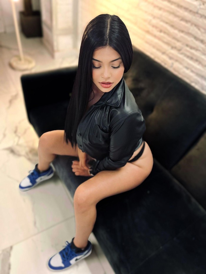 SOFIA FIESTERA COLOMBIANA