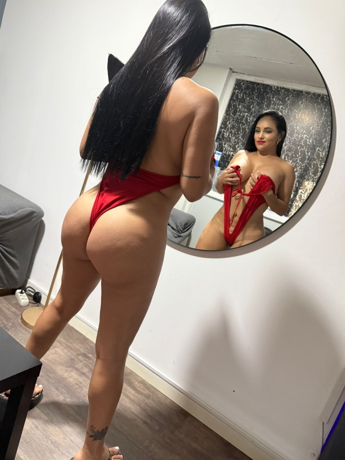 CHICA CON GANAS DE TU POLLA