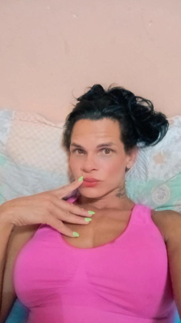 bella morenaza con la sangre caliente..