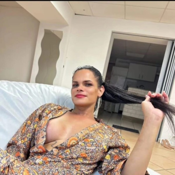 bella morenaza con la sangre caliente..