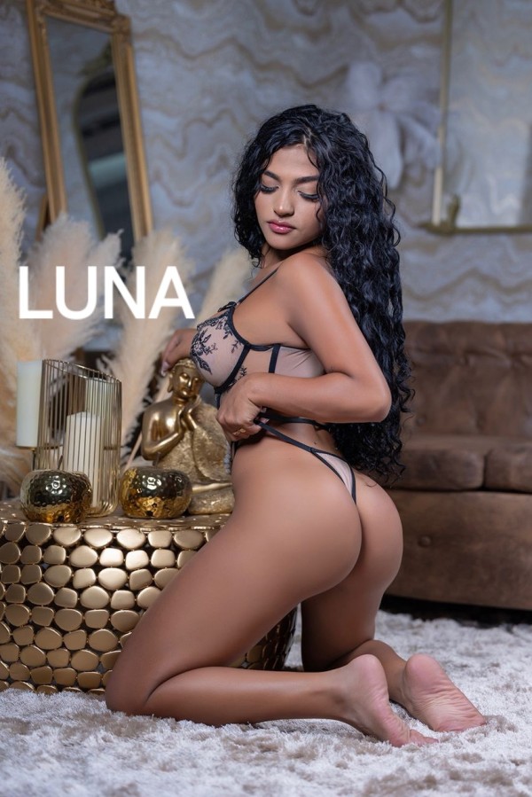 LUNA – 23 AÑOS, VENEZOLANA EN SABADELL