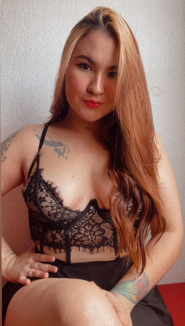 JOVENCITA FIESTERA Y EXTROVERTIDA