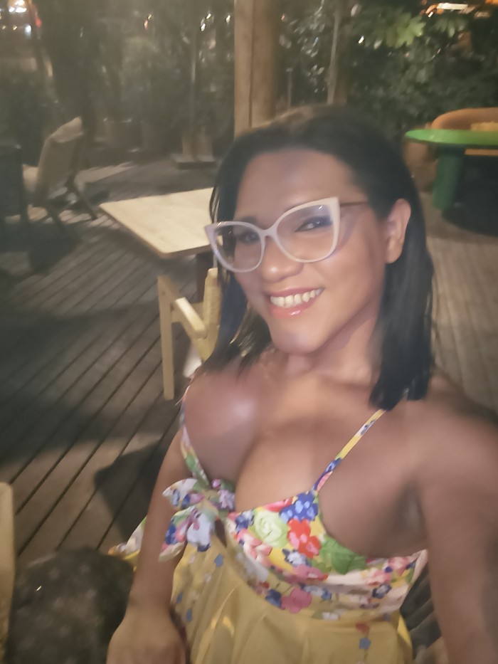 Fogosa y complaciente trans latina en BCNETA ya