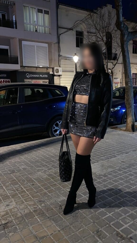 LAURA, PROVOCO PENSAMIENTOS QUE NO TODOS CONFIESAN, SIMPLEMENTE CAUTIVO