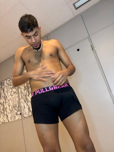 CHICO GUAPO, ESBELTO Y CAÑERO XXL