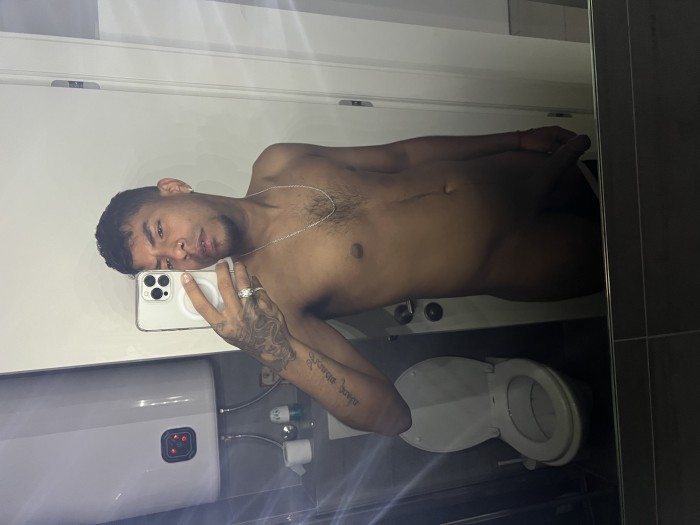 CHICO GUAPO, ESBELTO Y CAÑERO XXL