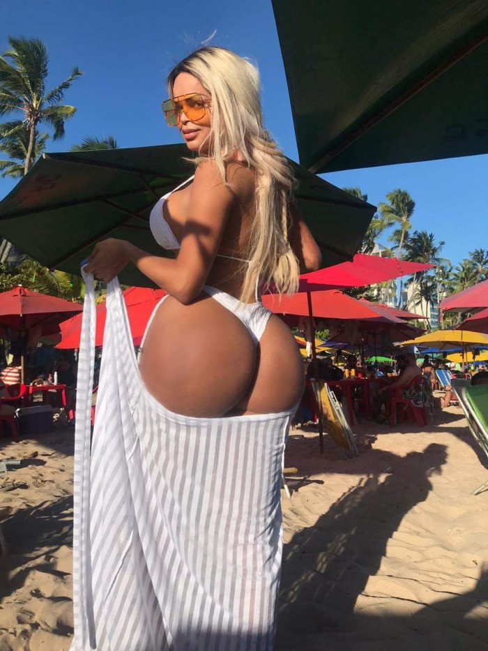 LÁ REINA DEL BESO NEGRO BRASILEÑA Guapa