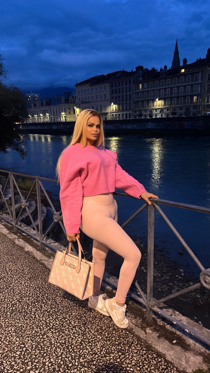 LÁ REINA DEL BESO NEGRO BRASILEÑA Guapa