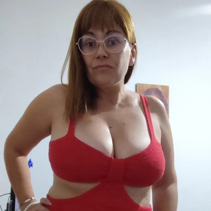 Gloria madurita con ganas de follar 24 horas.