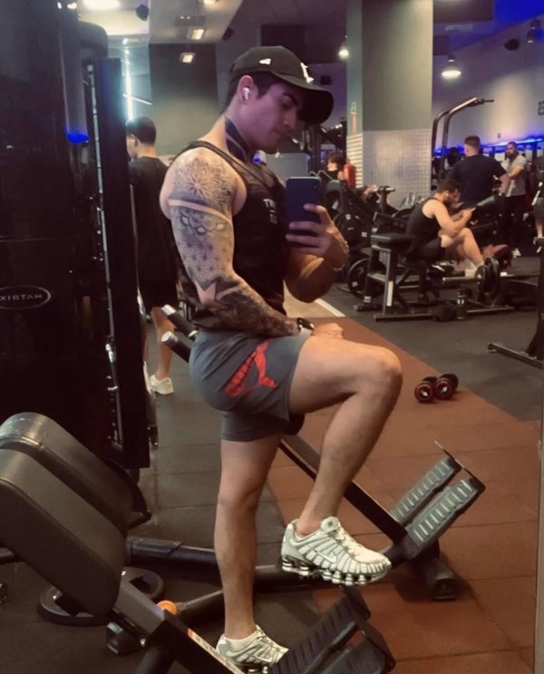 MARCELO COLOMBIANO GUAPO VERSÁTIL TATUADO CALIENTE