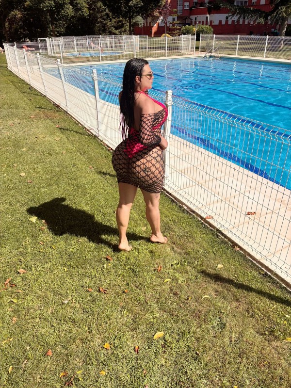 NOVEDAD VOLUPTUOSA CAMILA HERMOSA FIESTERA VIP en BARCELONA