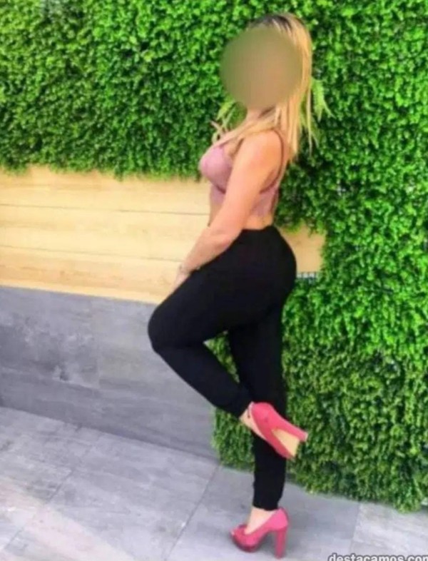 BOMBON ENRROLLADA FIESTERA RUBIA SEXY MASAJISTA LLAM