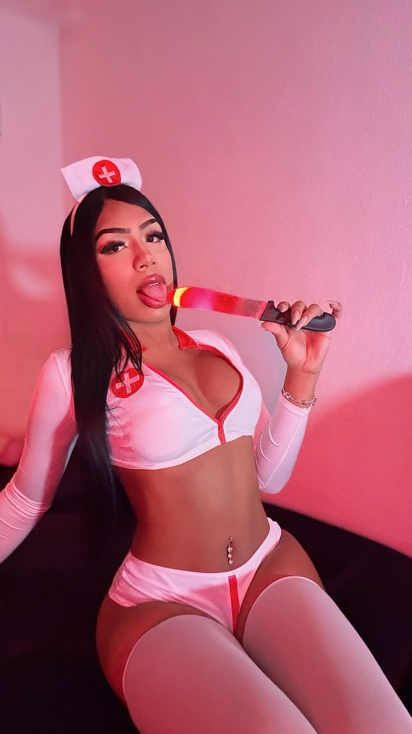 Trans jovencita cariñosa