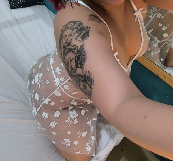 Discreta jovencita cachonda 22 añitos