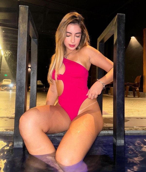 Barcelona SANT MARTÍ JOVENCITA LATÍN 19 años PARTICULAR