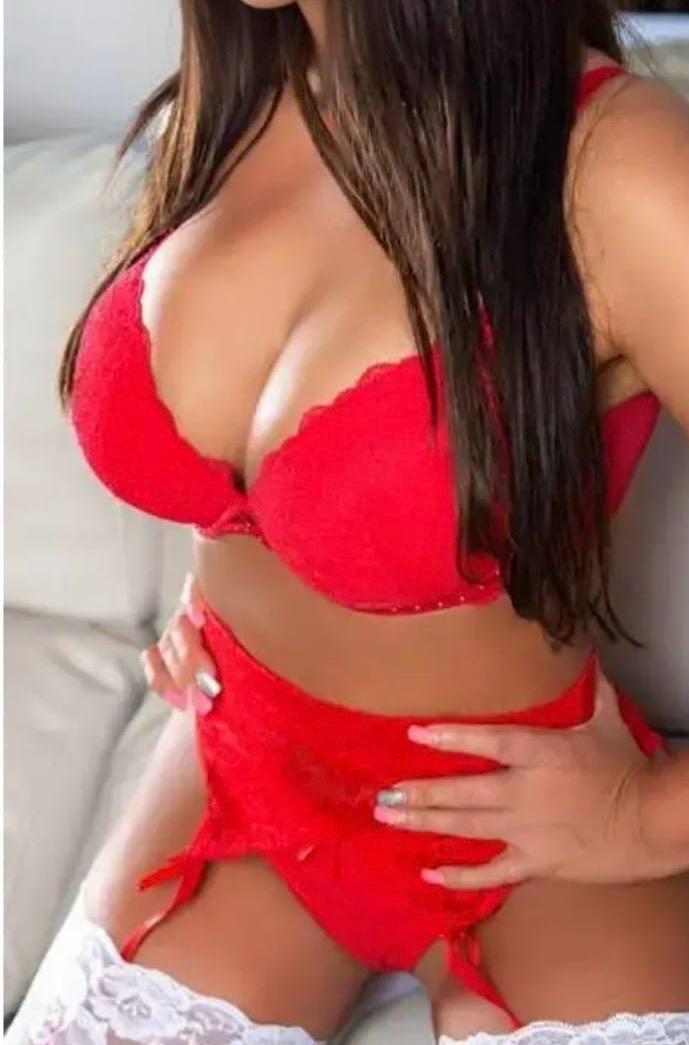 Dominicana recién llegada caliente