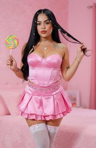 VALERIA GUAPA EXOTICA CARIÑOSA